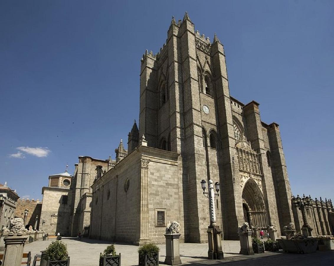 Apartamentos Turisticos Avila La Catedral 외부 사진