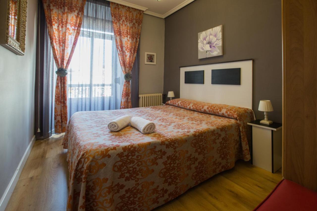 Apartamentos Turisticos Avila La Catedral 외부 사진